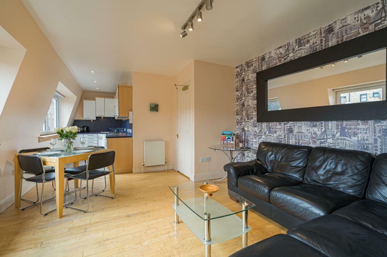 2 Bedroom Central With Stunning Castle View Apartmán